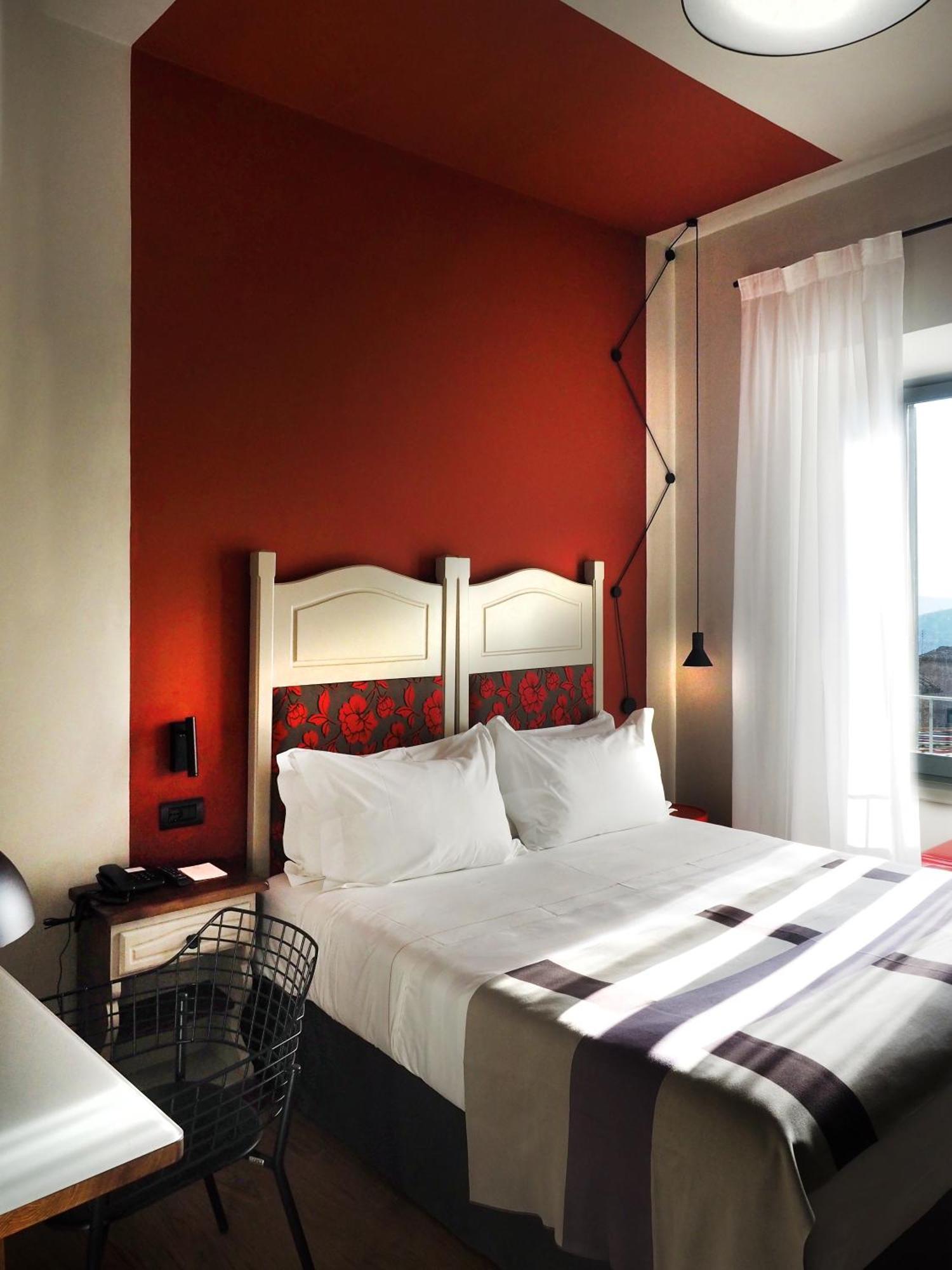 Hotel Priori Secret Garden Перуджа Екстер'єр фото
