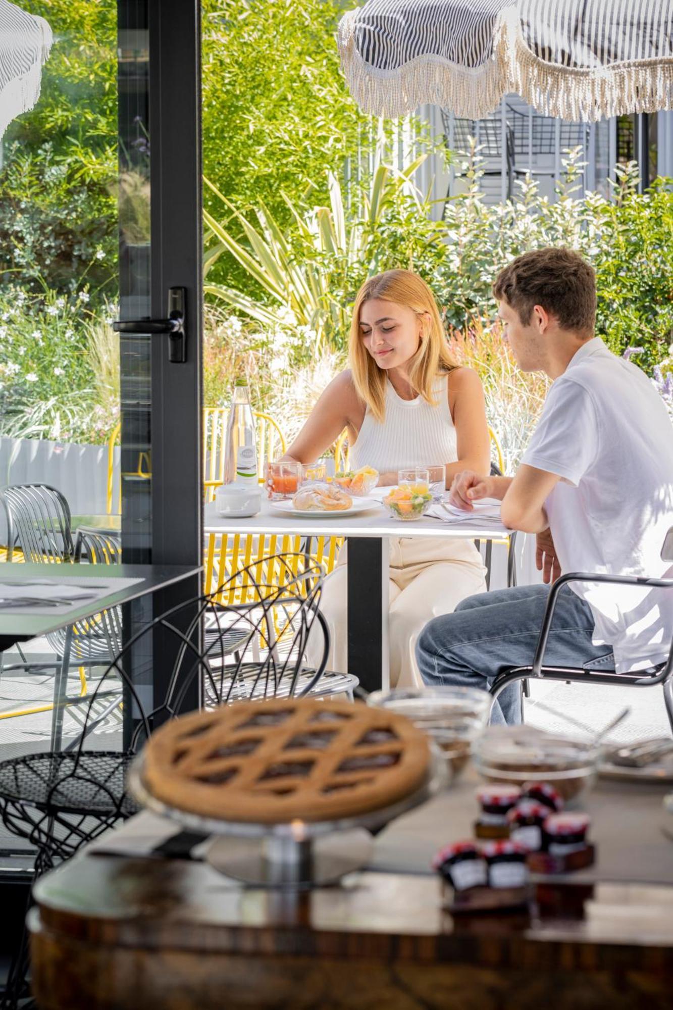 Hotel Priori Secret Garden Перуджа Екстер'єр фото